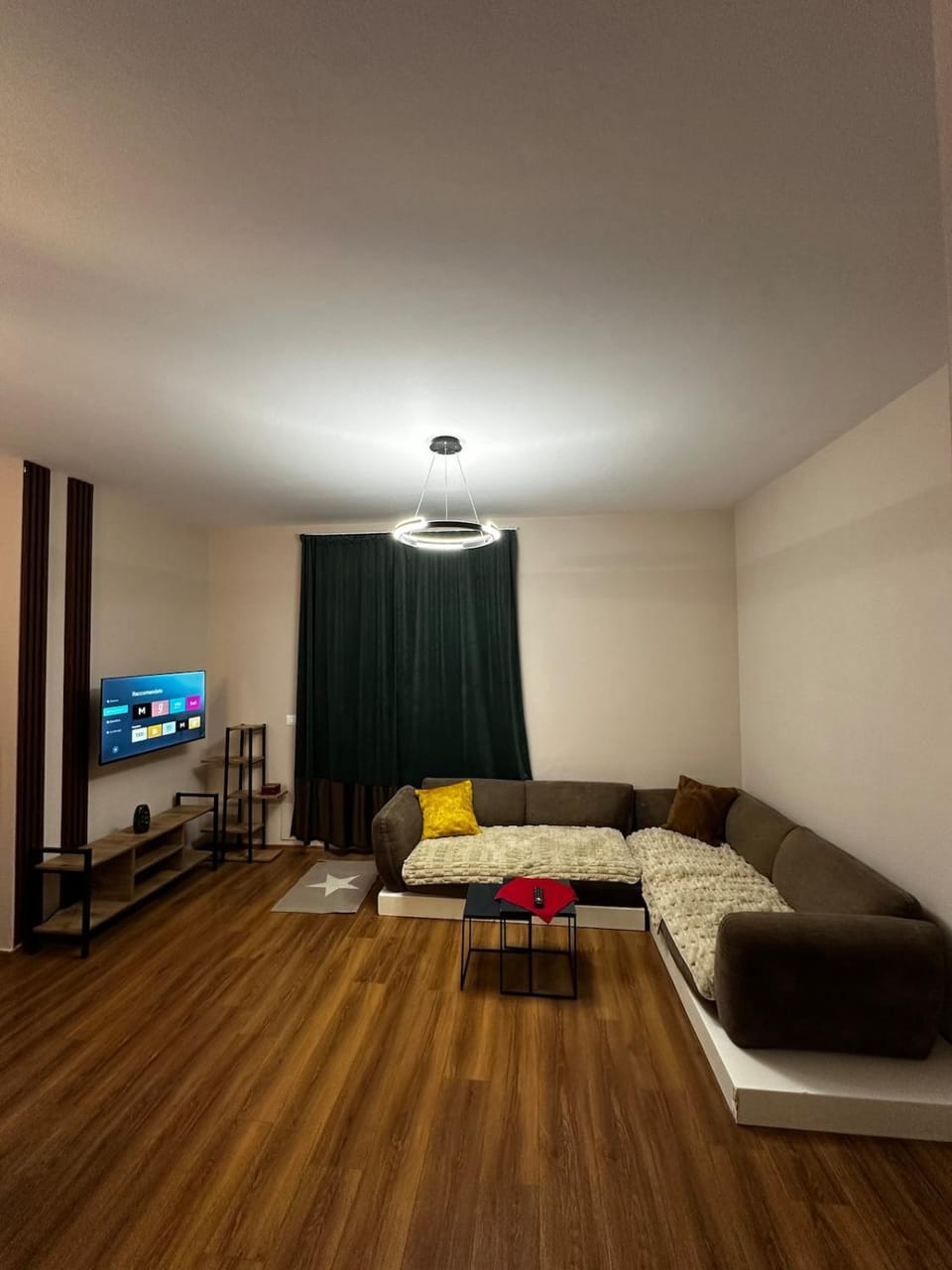 Communal lounge/ TV room, Living room, Evening entertainment