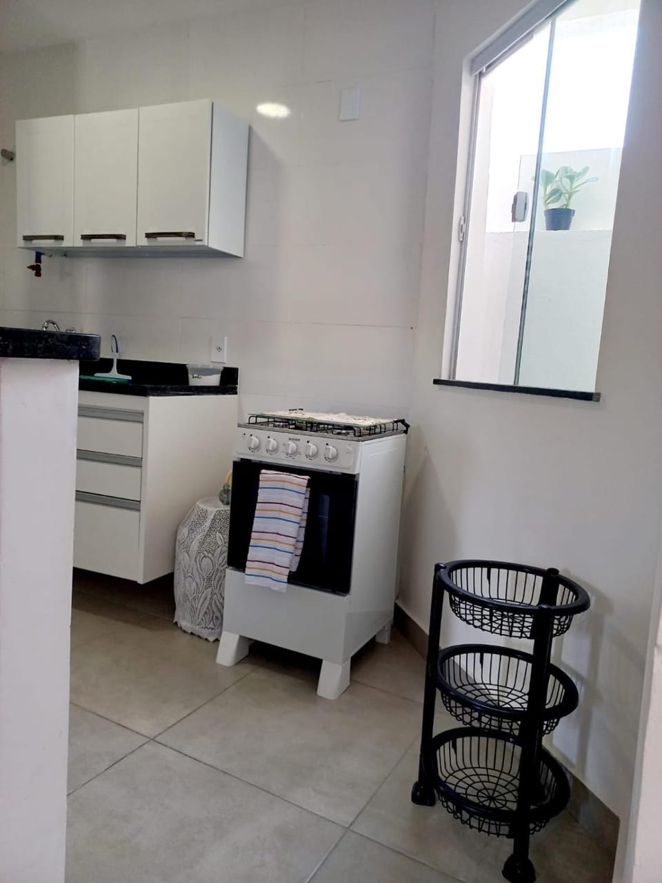 Communal kitchen, locker, oven, stove