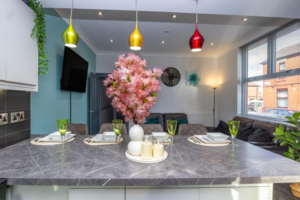 Communal kitchen, kitchen