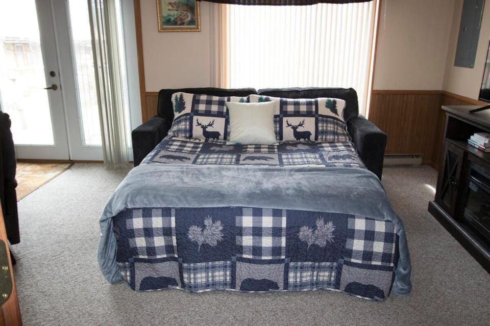 All Seasons Fully Furnished Home Apartment in Minnesota
