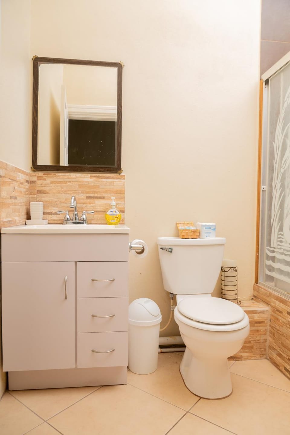 Shower, Toilet, Bathroom, air conditioner