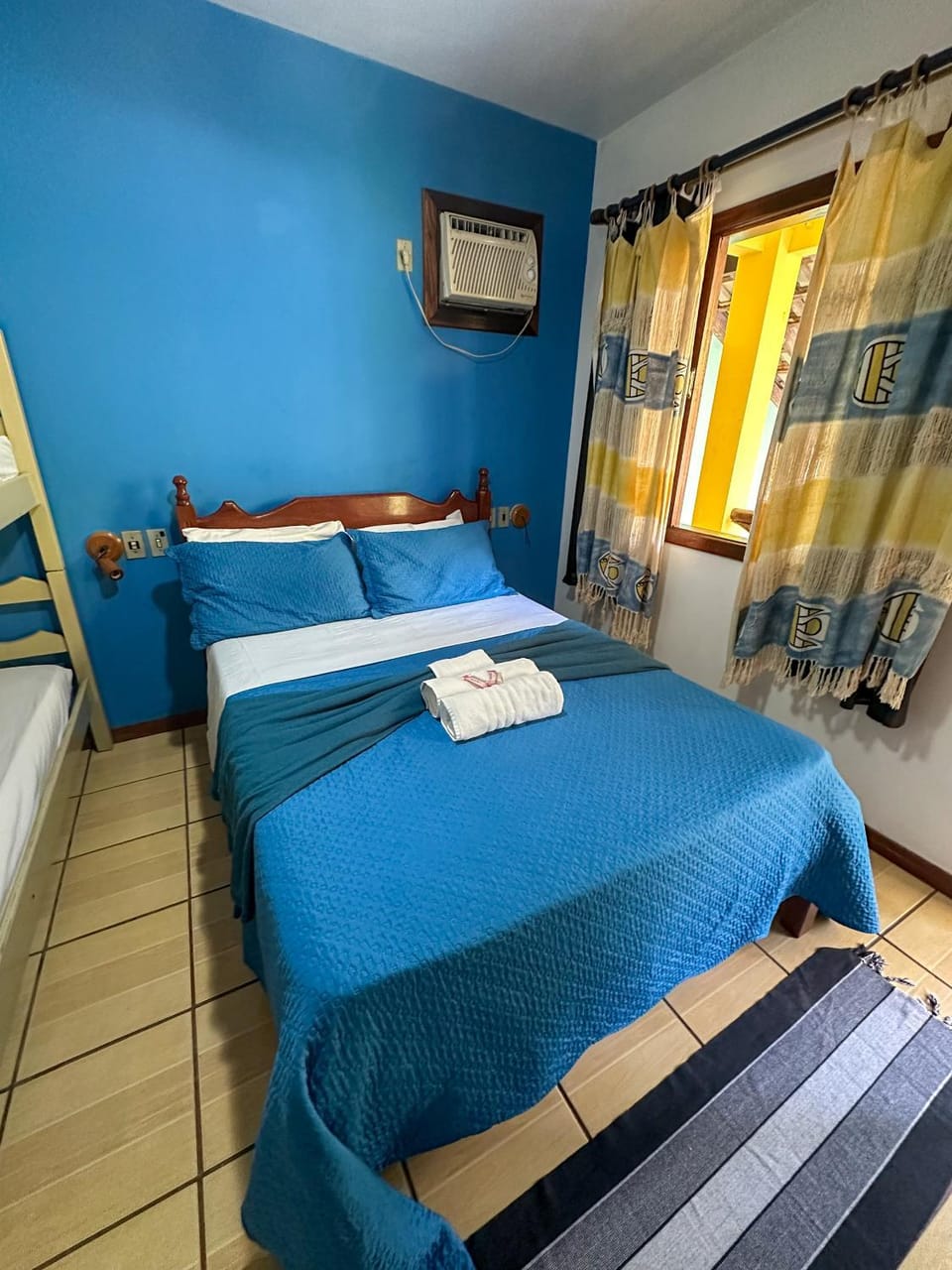 Bed, Bedroom, towels, air conditioner