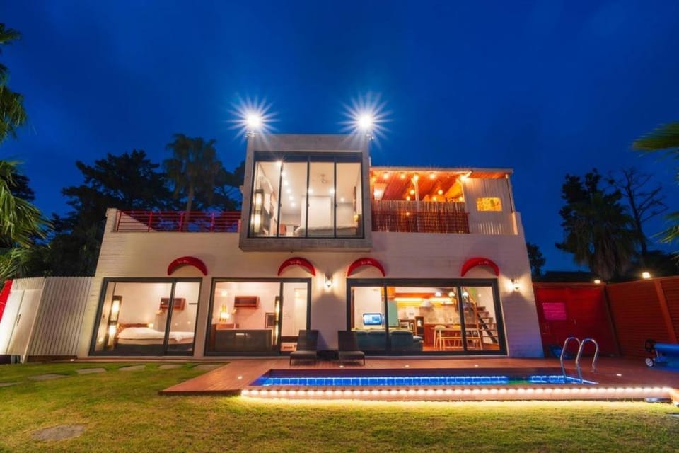 Its you Pool Villa House in South Korea