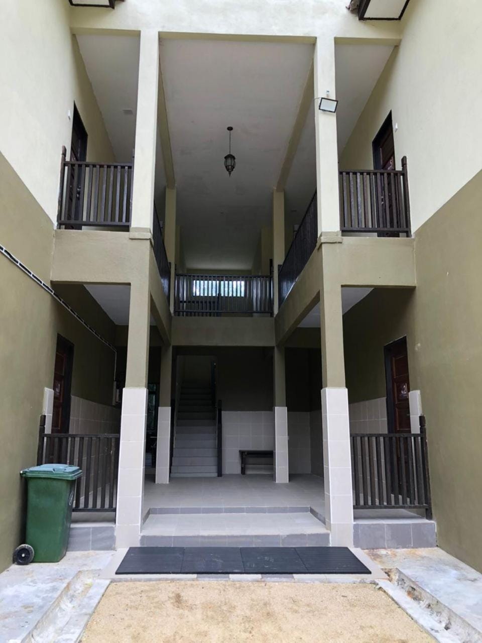 Property building, Day, Balcony/Terrace