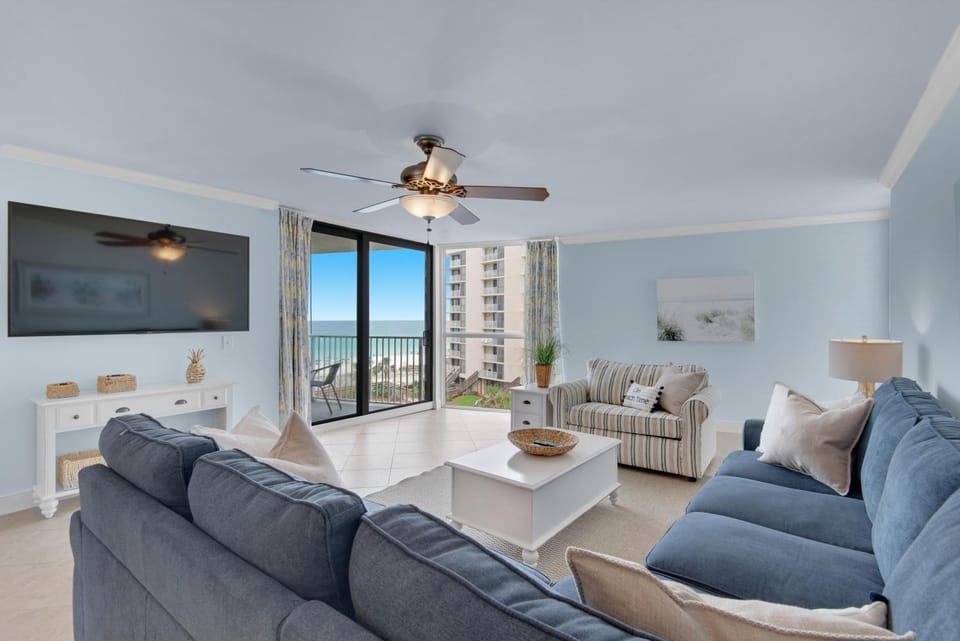 Living room, Sea view