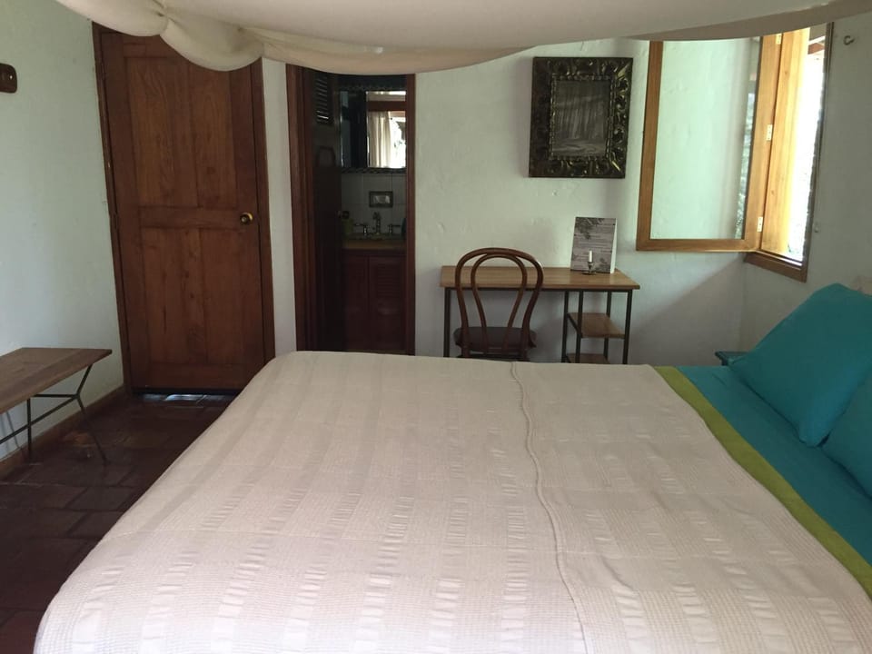 Bed, Bathroom, Garden view