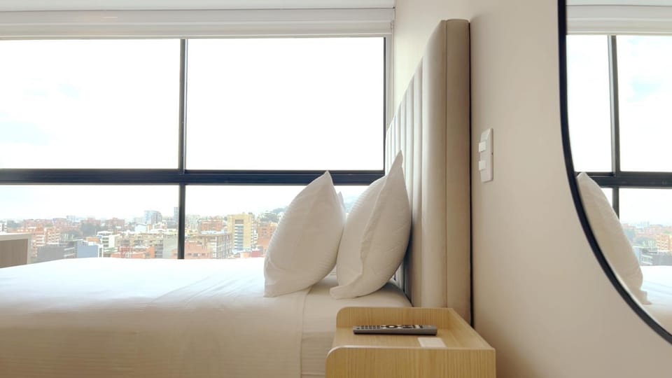 Moderno Loft con Vistas Panorámicas de la Ciudad Apartment in Bogota