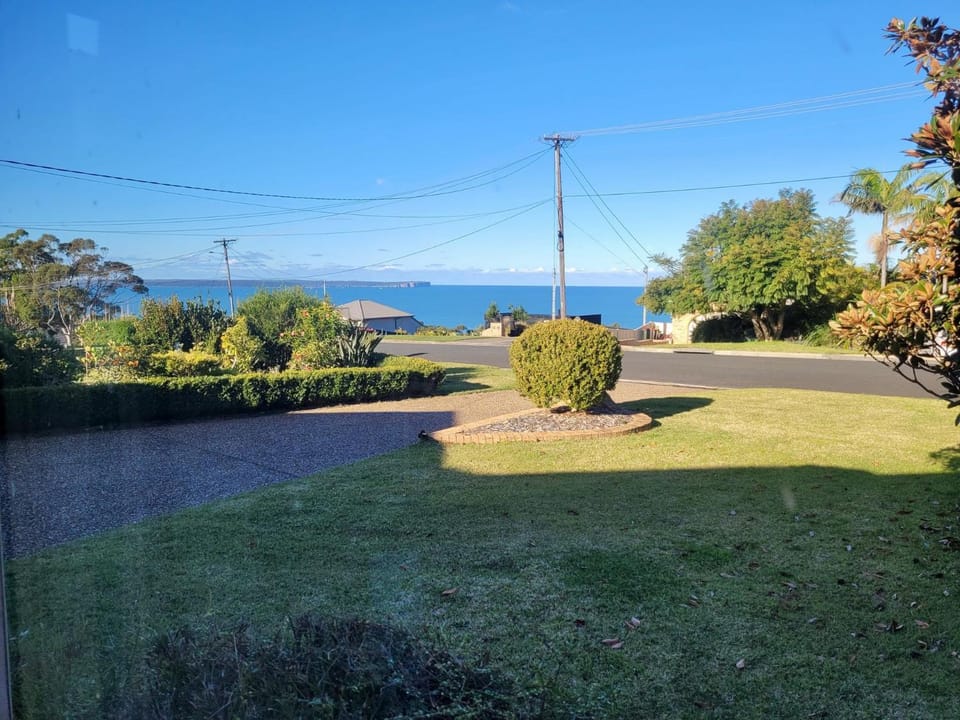 Gregory's Place by Book Jervis Bay - Amazing Family Home In Vincentia House in Vincentia