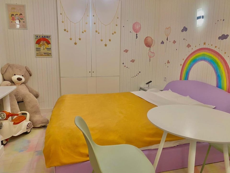 Bed, Photo of the whole room, Bedroom