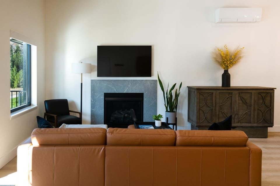 Living room, fireplace