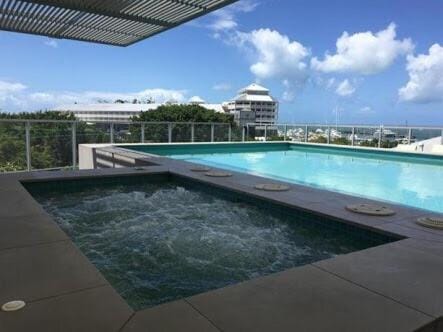 Harbour Lights Barrier Reef Rainforest Water Views Apartment in Cairns
