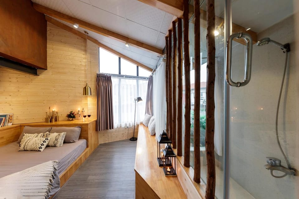 Shower, Bed, Photo of the whole room, Bedroom