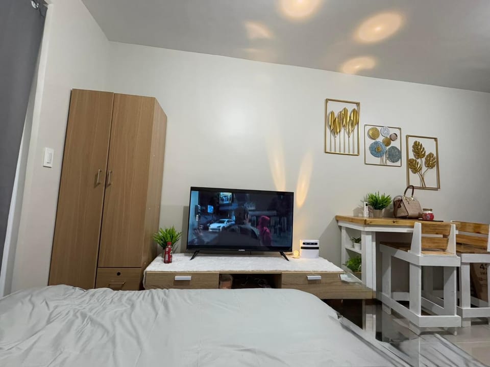 TV and multimedia, wardrobe