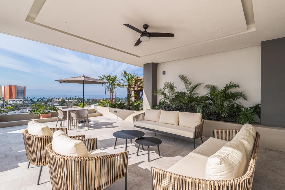 Balcony/Terrace, Seating area, City view
