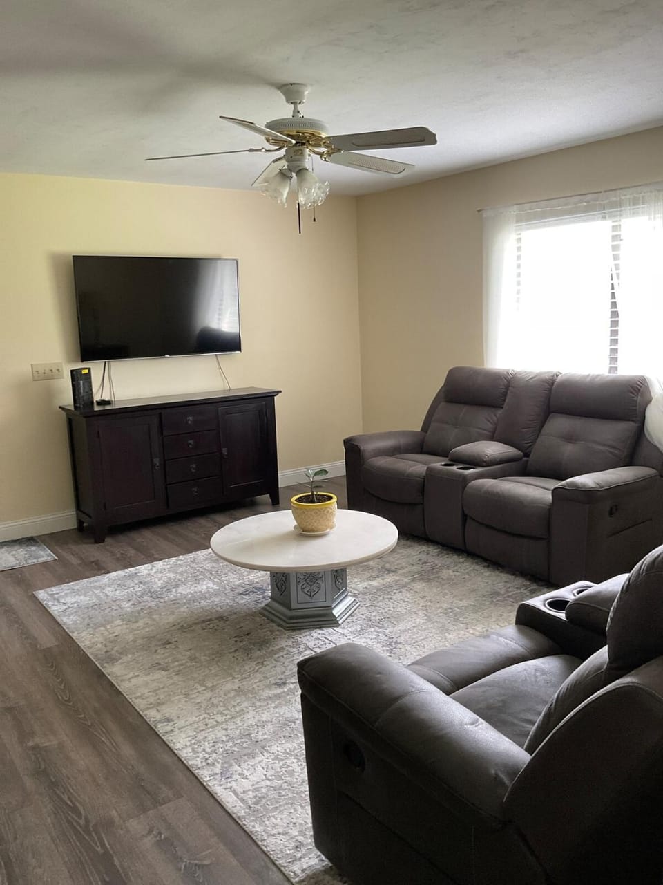 TV and multimedia, Seating area