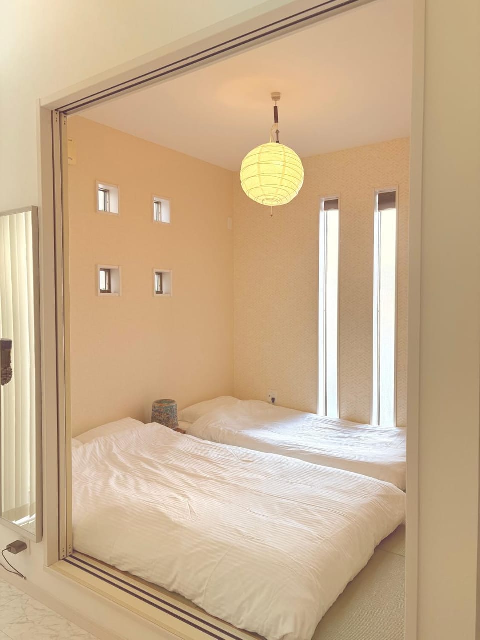 Photo of the whole room, Bedroom