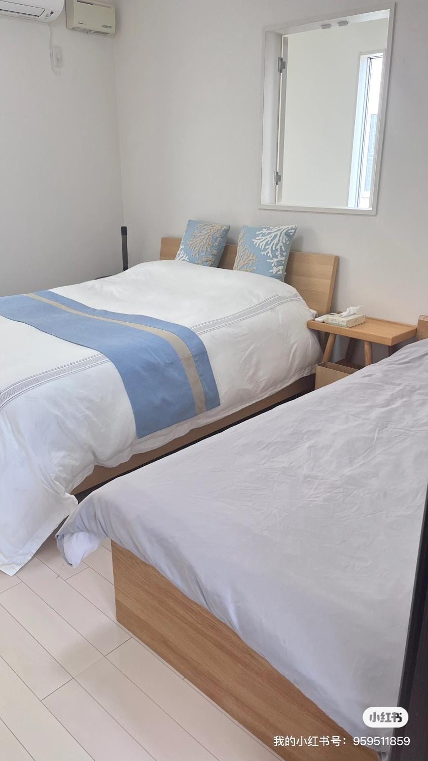Bed, Photo of the whole room, Bedroom, air conditioner