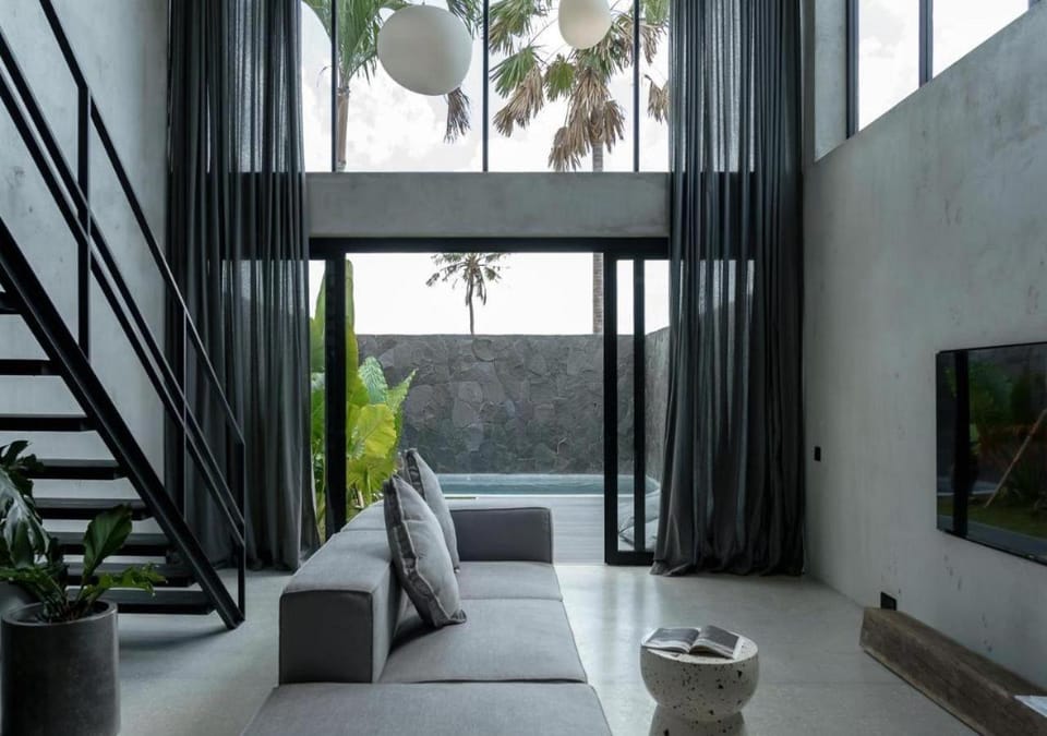 Garden, TV and multimedia, Living room, Seating area, Garden view