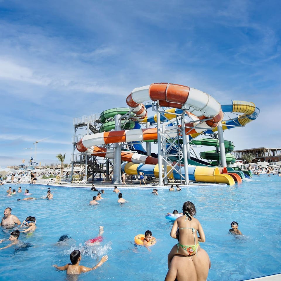 Aqua park, Swimming pool
