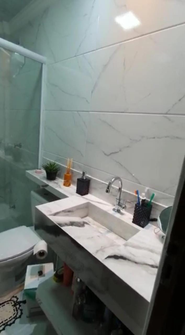 Shower, Toilet, Bathroom, Bath, towels