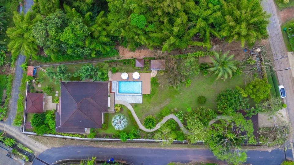Sriwaree Pool Villa Khao Lak - 8 meters pool - 3 bedroom - 2 bath Villa in Khuekkhak