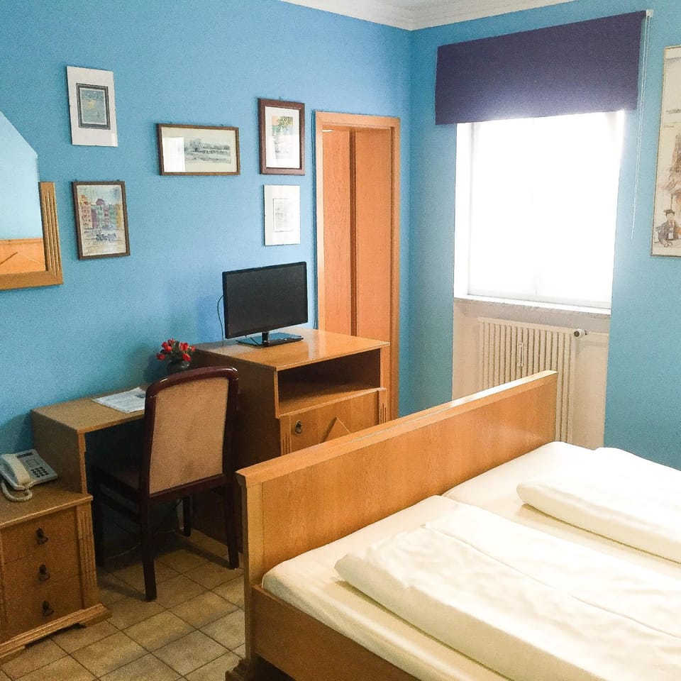 Pension Mona Lisa Bed and Breakfast in Munich