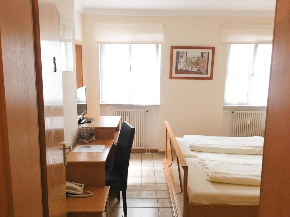 Pension Mona Lisa Bed and Breakfast in Munich