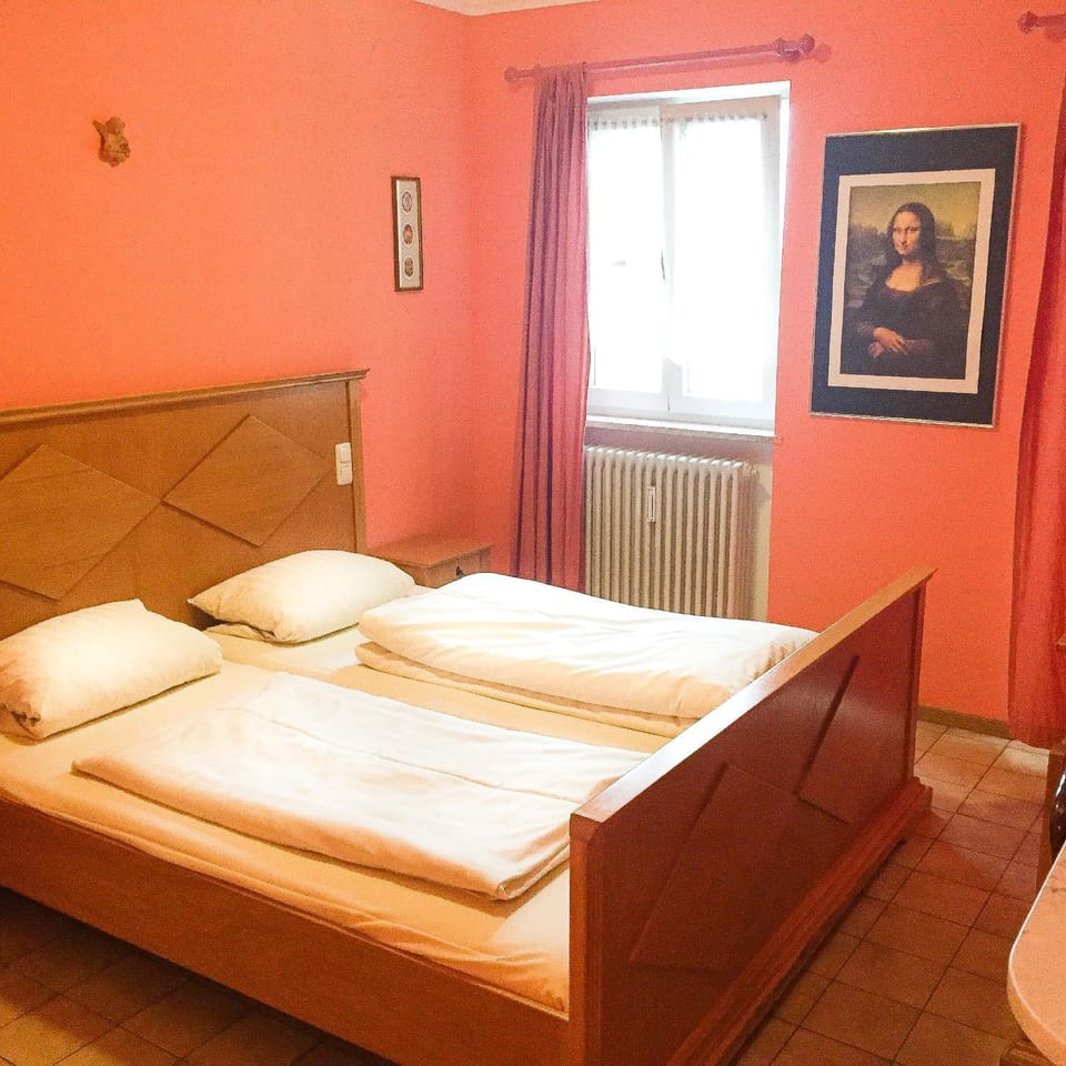 Pension Mona Lisa Bed and Breakfast in Munich