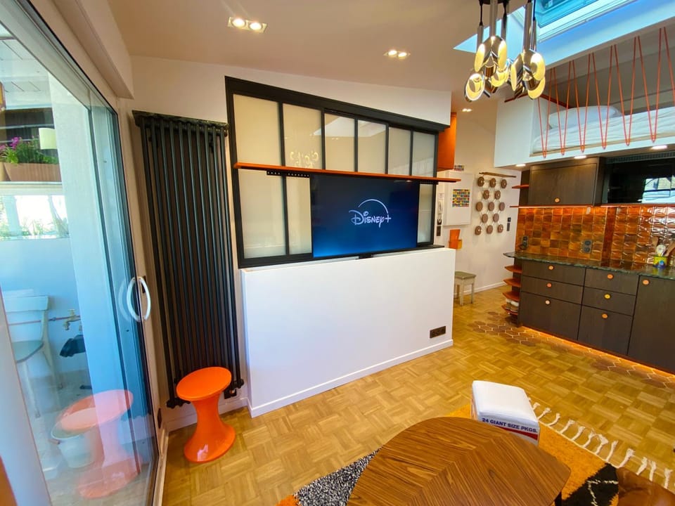 TV and multimedia, Living room