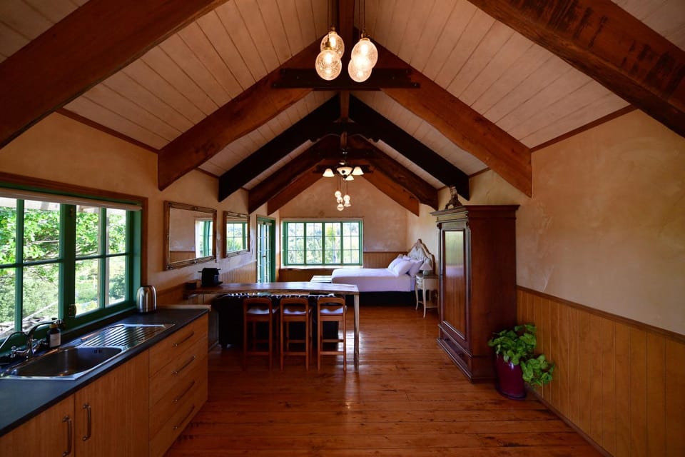 Kitchen or kitchenette, Photo of the whole room, Dining area
