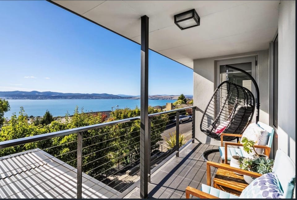 Natural landscape, View (from property/room), Balcony/Terrace, Sea view