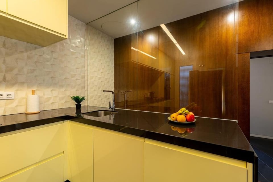 C2 Apartment with Terrace in the Arenal, Cathedral Apartment in Seville