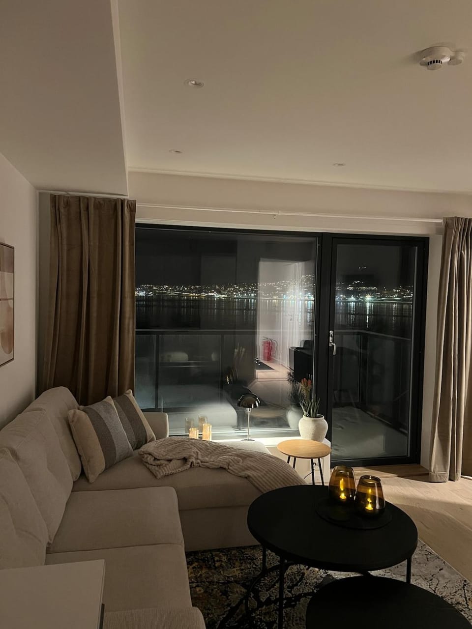 Living room, Sea view