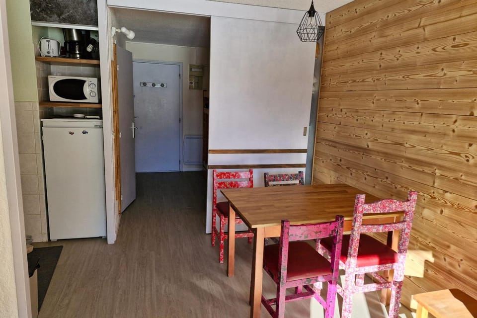 Cozy T1 with balcony on the snow front Apartment in Les Deux Alpes