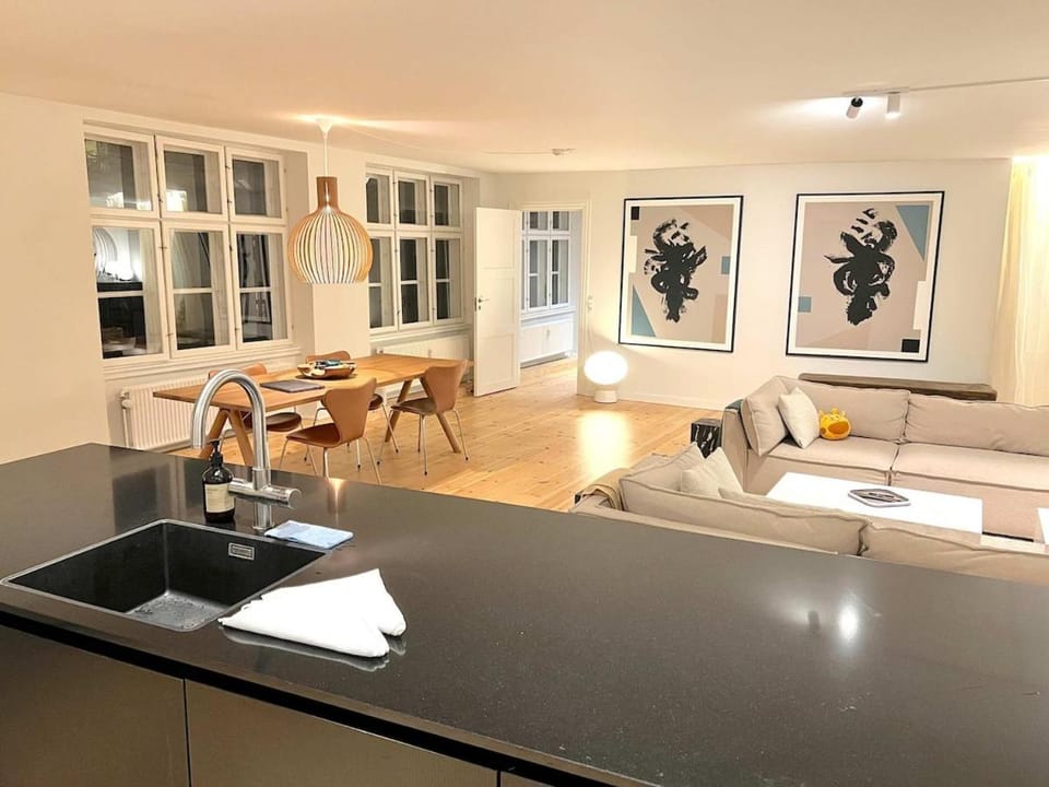 Kitchen or kitchenette, Living room, Dining area