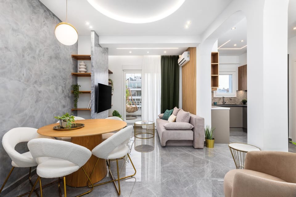 TV and multimedia, Kitchen or kitchenette, Living room, Seating area, Dining area