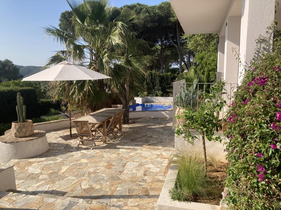 Las Rocas House in Baix Empordà