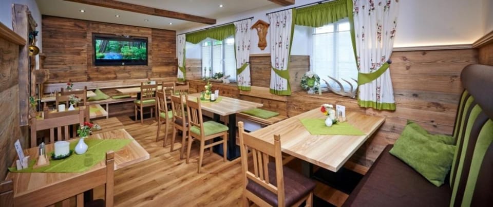 Gasthof Kernbichl Inn in Straubing-Bogen