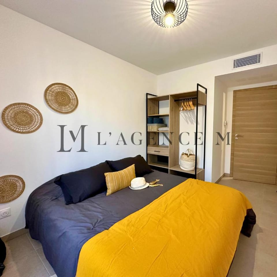 Appartement Citadella - T4 Moderne avec parking, ascenseur, terrasse, centre-ville & plage à pied Apartment in Calvi
