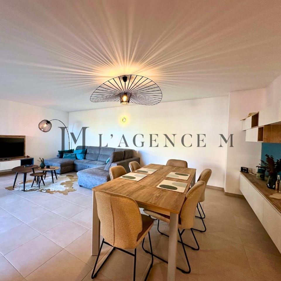 Appartement Citadella - T4 Moderne avec parking, ascenseur, terrasse, centre-ville & plage à pied Apartment in Calvi