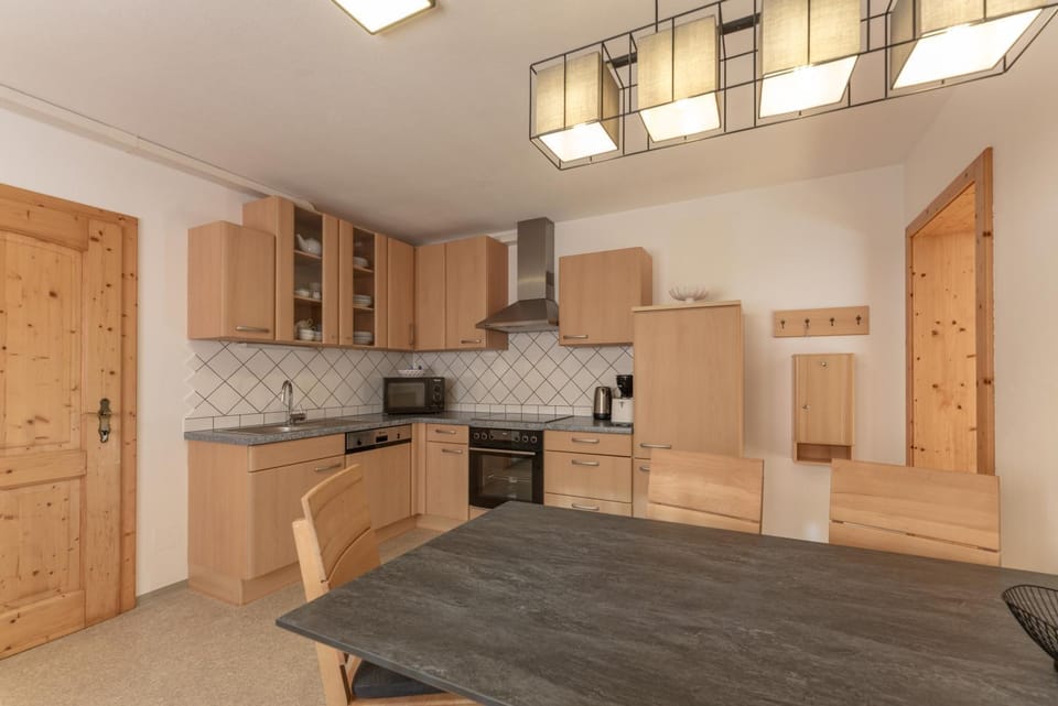 Kitchen or kitchenette, dishwasher, pet friendly, stove