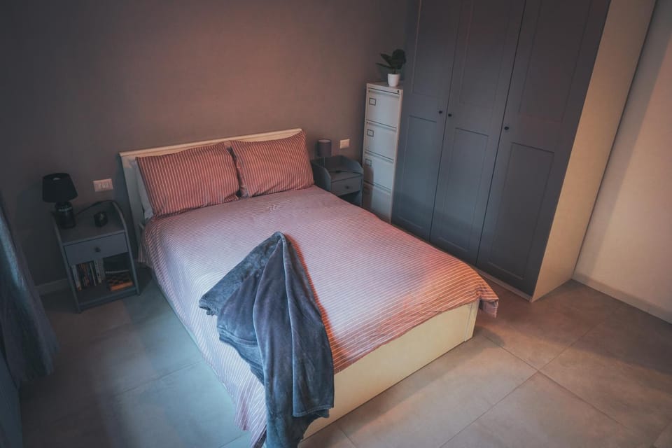 Bed, Photo of the whole room, Bedroom, wardrobe