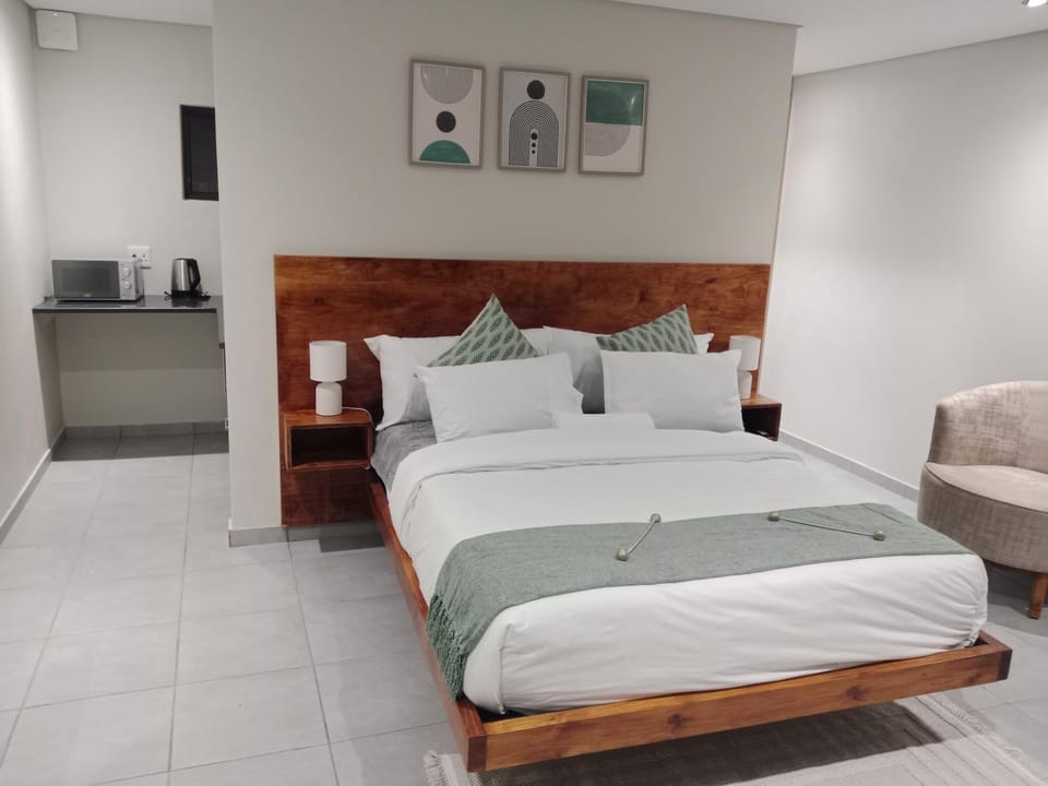 Bed, Kitchen or kitchenette, Photo of the whole room