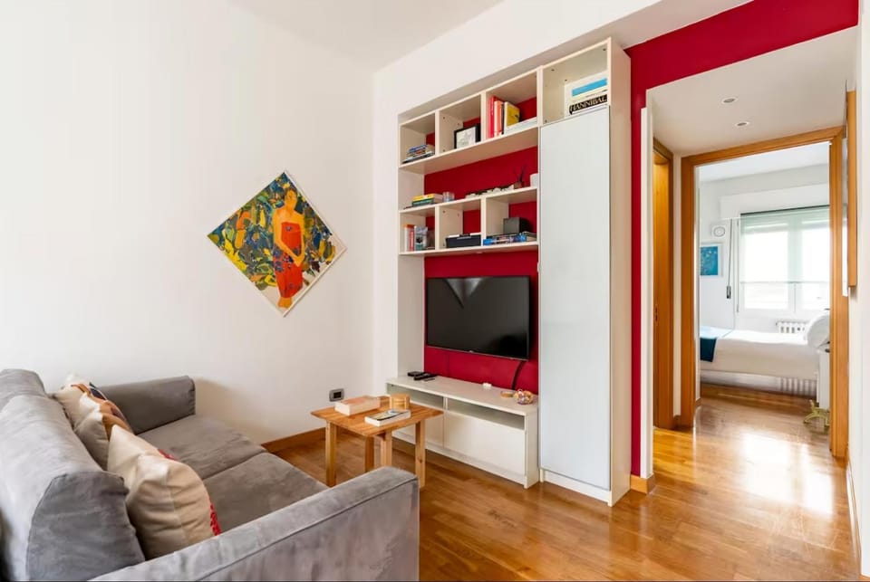 TV and multimedia, Living room, Evening entertainment