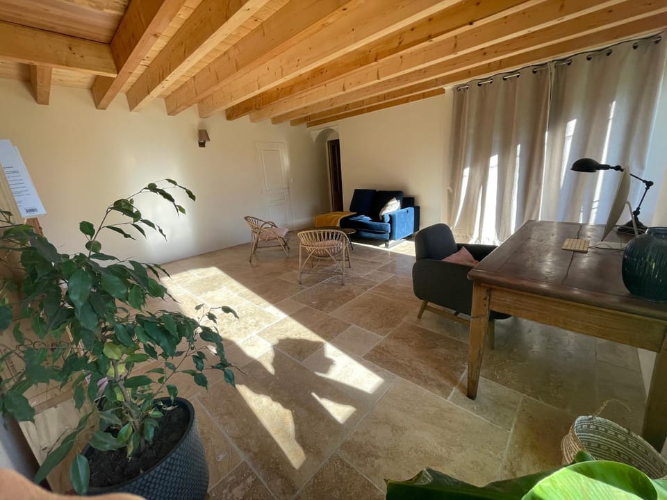 Seating area