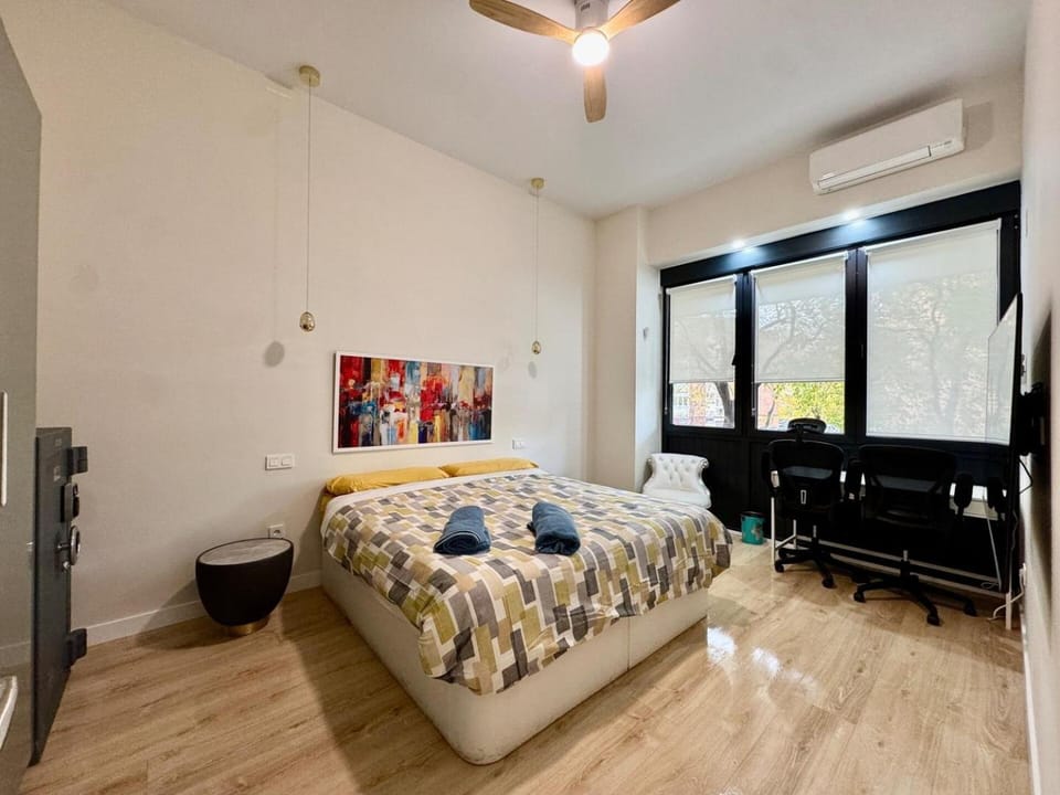 LUXURY SUITE Wifi AC SERVICIOS EN LA PUERTA House in Madrid
