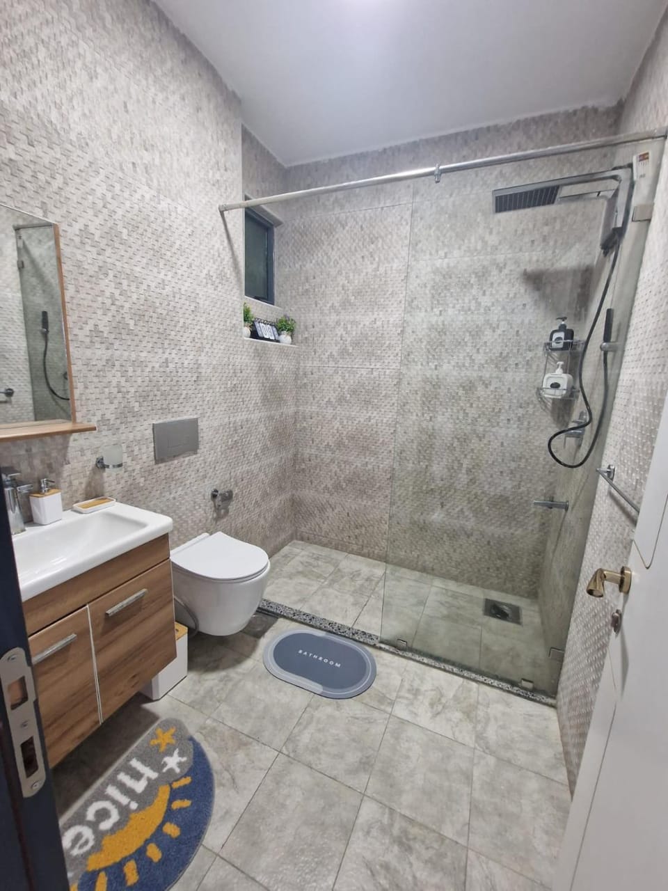 Shower, Toilet, Bathroom