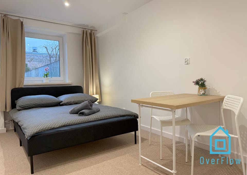 Coral Room - 1 km to Baltic Sea & 15 Minutes to Gdańsk Old Town Vacation rental in Gdansk