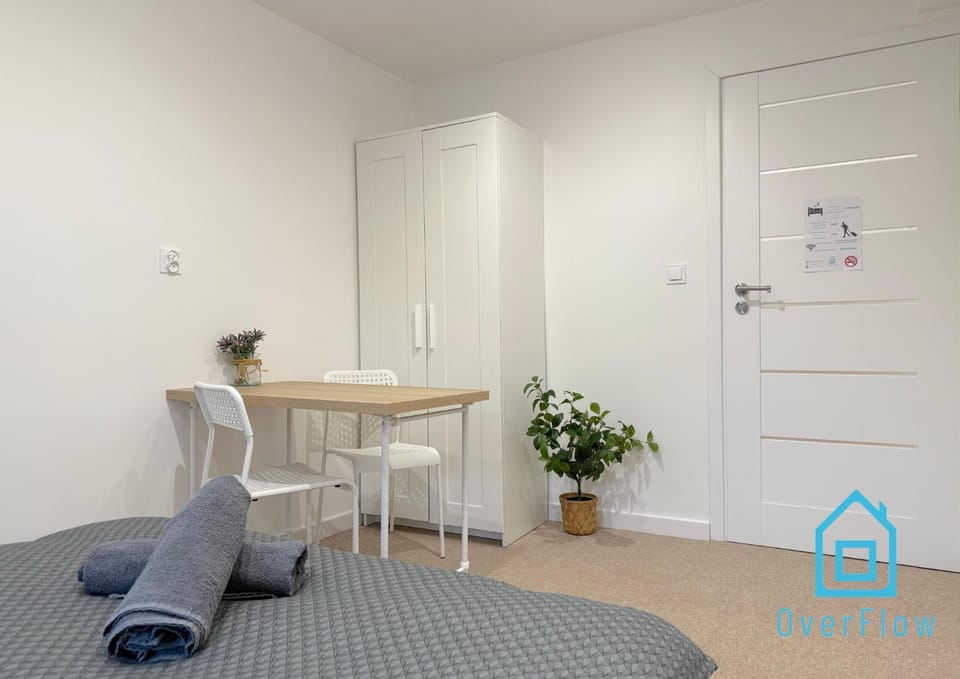 Coral Room - 1 km to Baltic Sea & 15 Minutes to Gdańsk Old Town Vacation rental in Gdansk