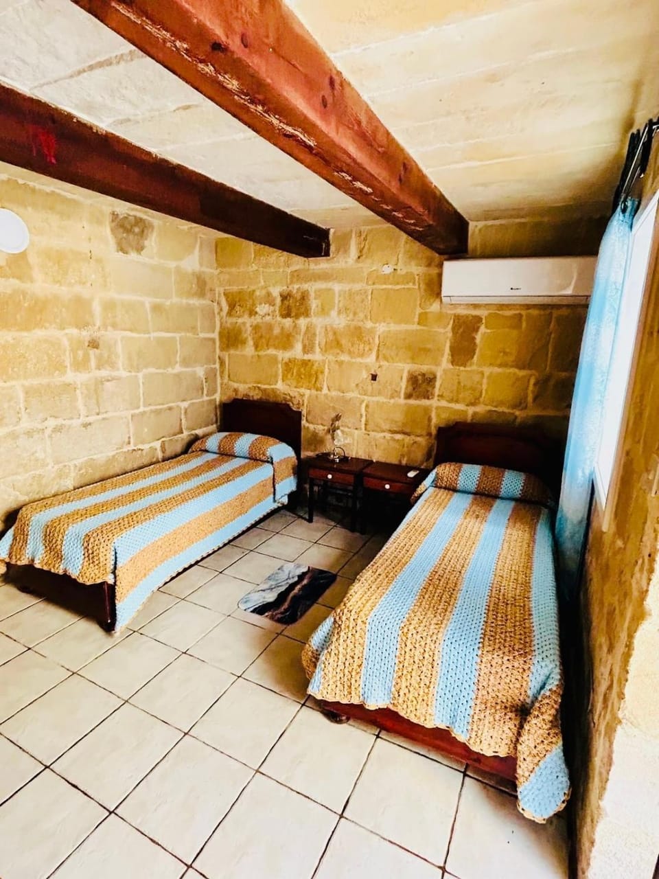 Traditional entire maisonette close to airport Apartment in Malta